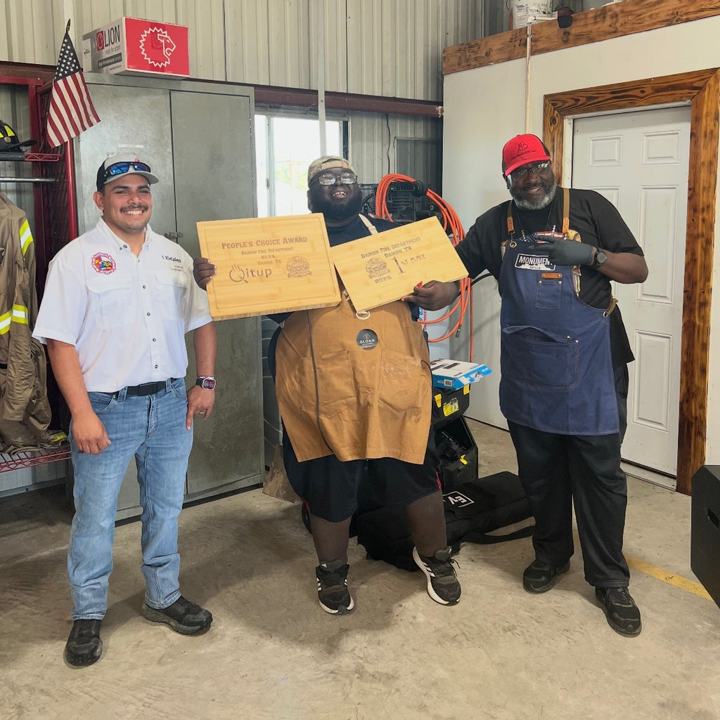 Pit Specialist winning People's choice Award at Qitup BBQ competition Sloan Seasonings Roasted Garlic 